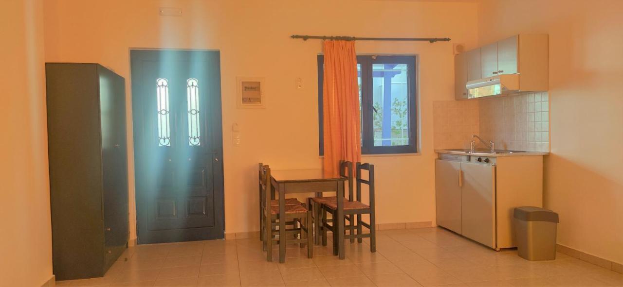 Georgia Appartement Léntas Buitenkant foto